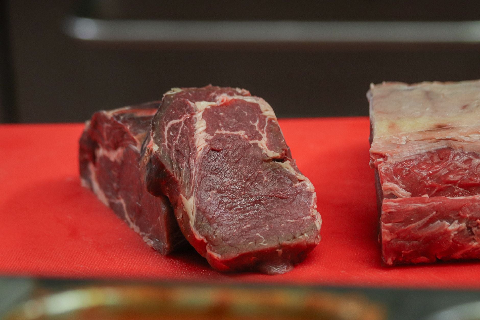 How Long Does Steak Last in the Fridge? (Raw, Cooked & Marinated)