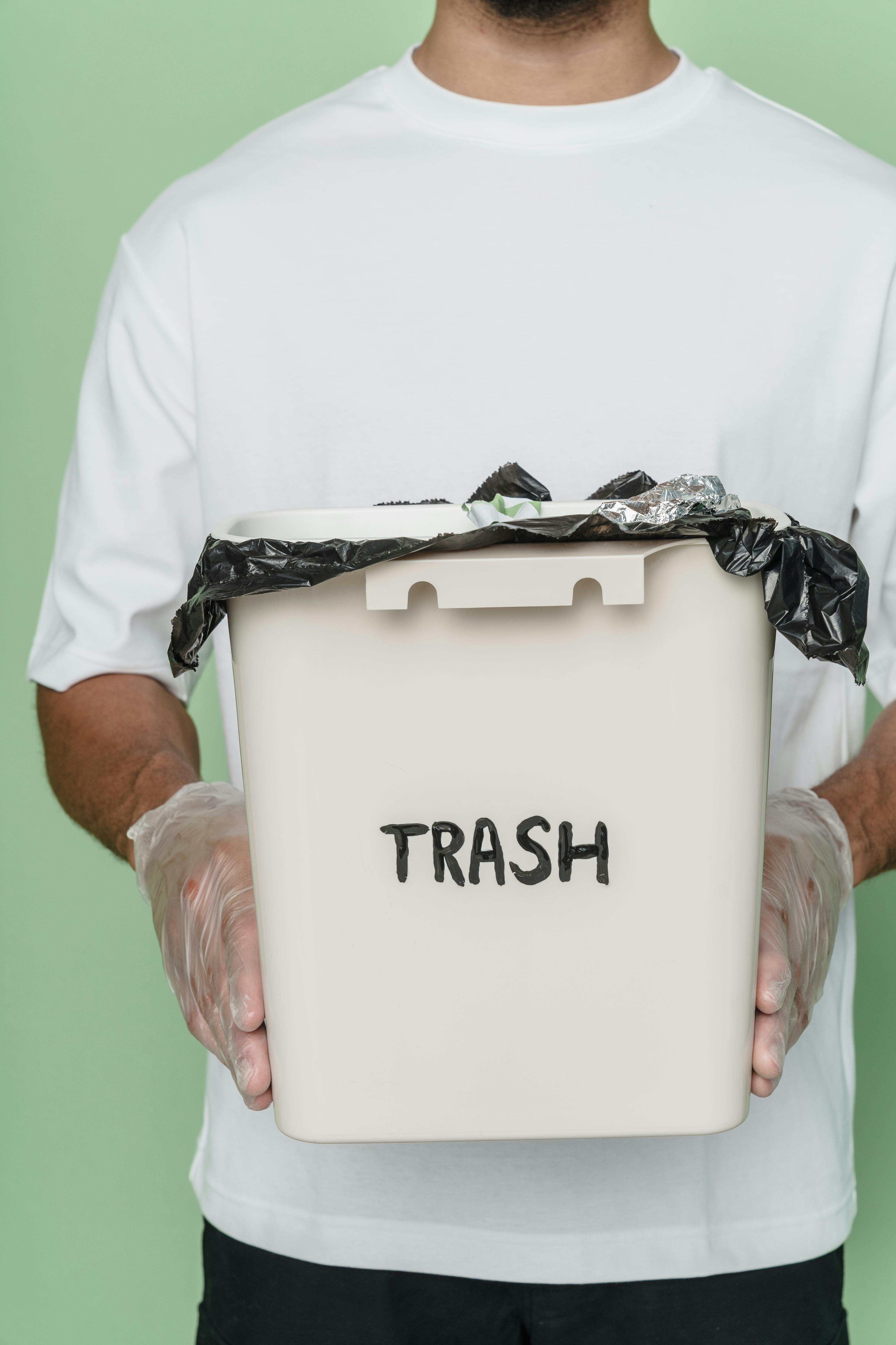 How to Get Rid of Maggots in Your Trash Can Part 1