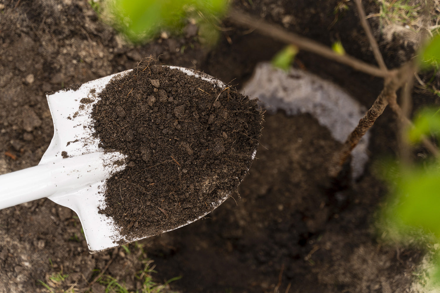 How to add nutrients to soil