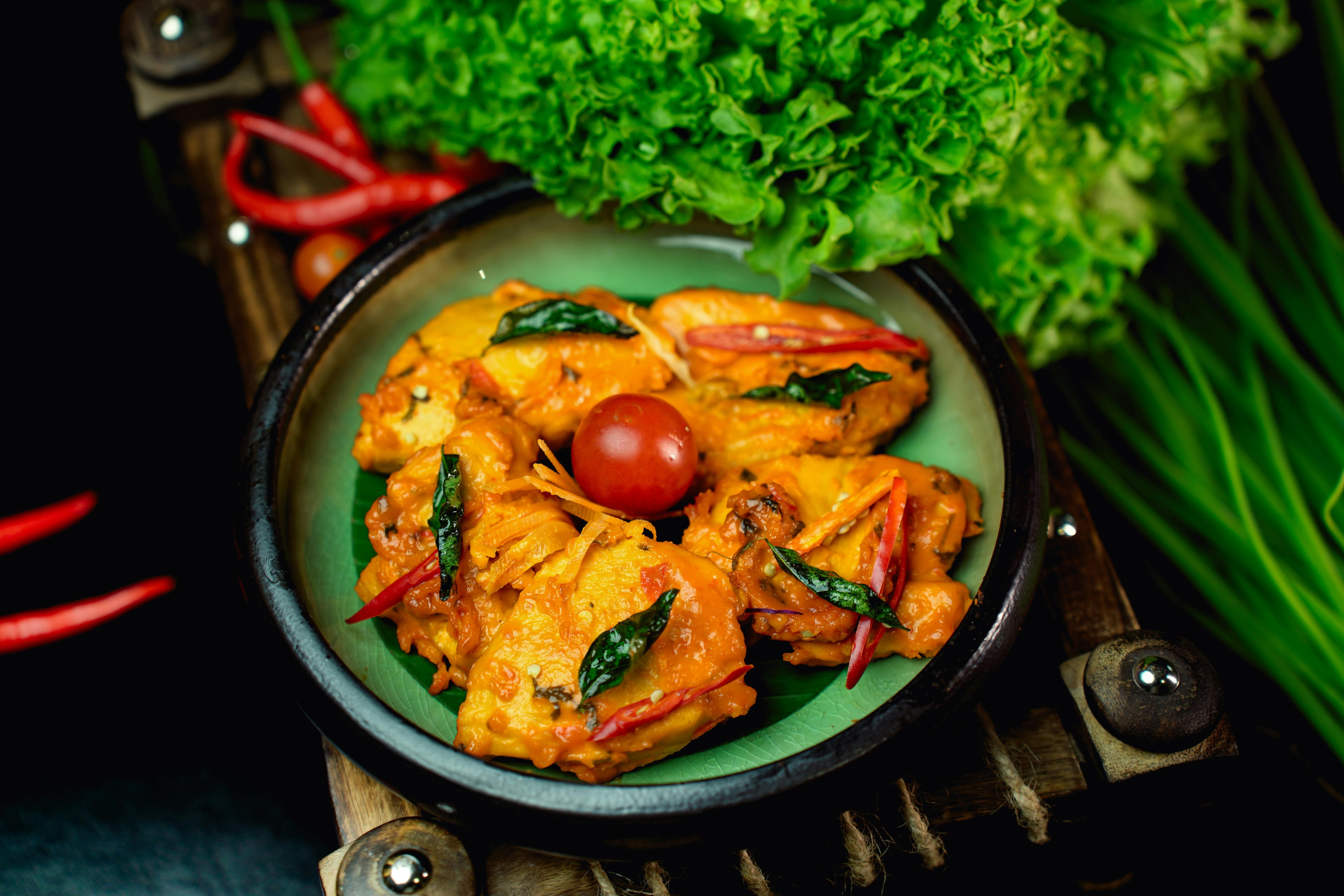 How Long Can Cooked Chicken Sit Out?